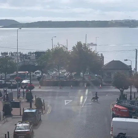 公寓 Cobh Apartment